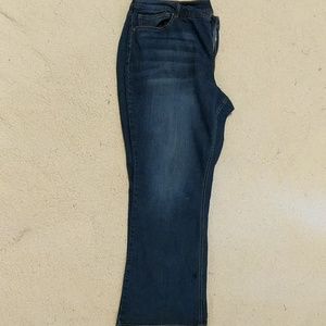 Boot cut jeans. 22wp